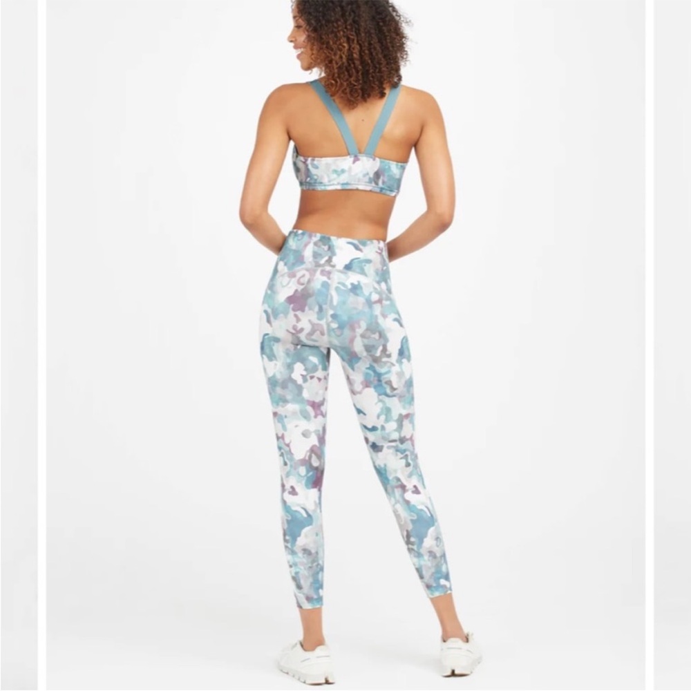 SPANX Booty Boost Active Printed 7/8 Leggings - Picture 11 of 11